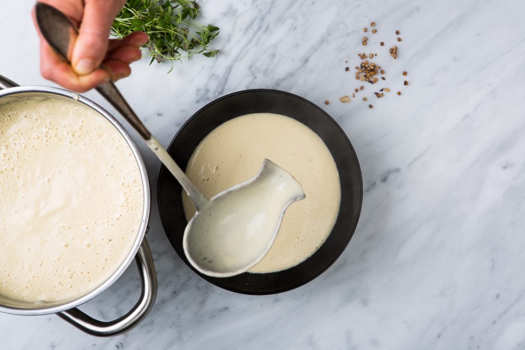 Blomkålssoppa med cashewnötter. Foto: Torbjörn Lagerwall